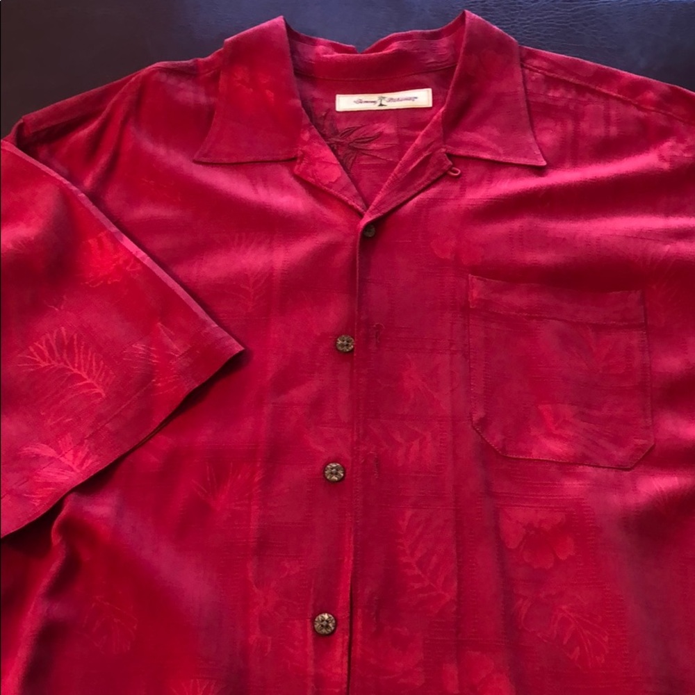 Tommy Bahama Men’s Silk textured pattern hibiscus